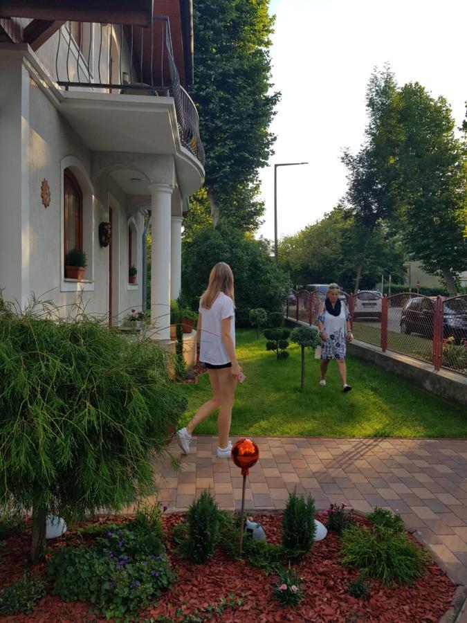 Gabi Apartmanház Balatonlelle Exteriér fotografie