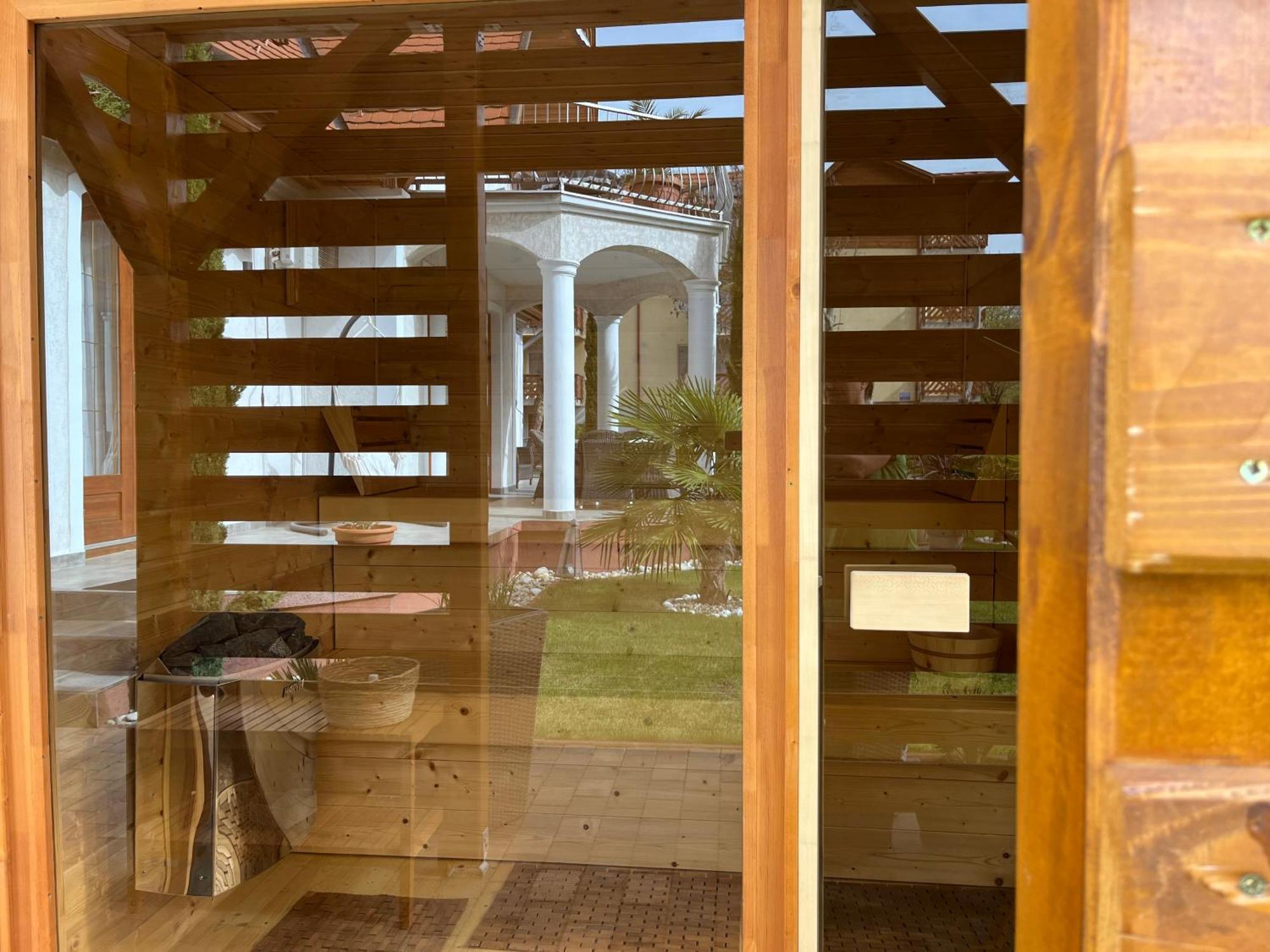 Gabi Apartmanház Balatonlelle Exteriér fotografie